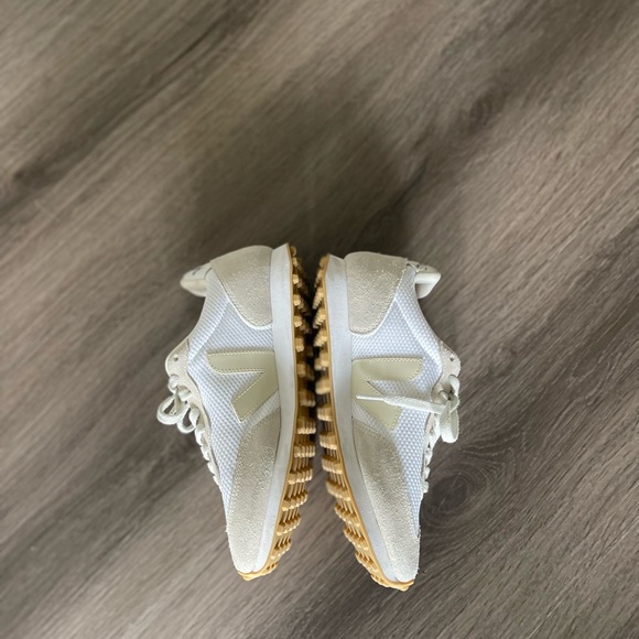 Veja White and Cream Women's Sneakers - Picture 5 of 12